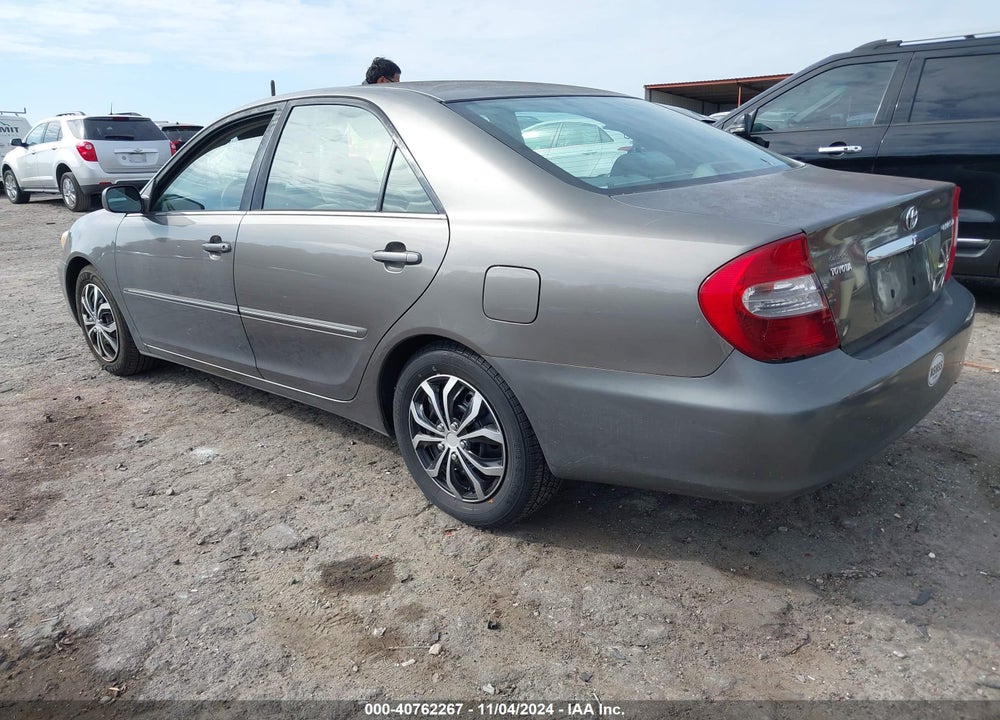2002 TOYOTA CAMRY XLE VIN: 4T1BE32K92U569849