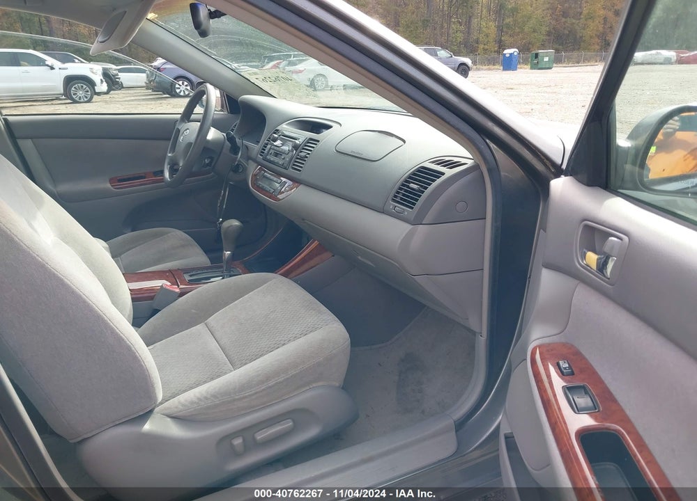 2002 TOYOTA CAMRY XLE VIN: 4T1BE32K92U569849