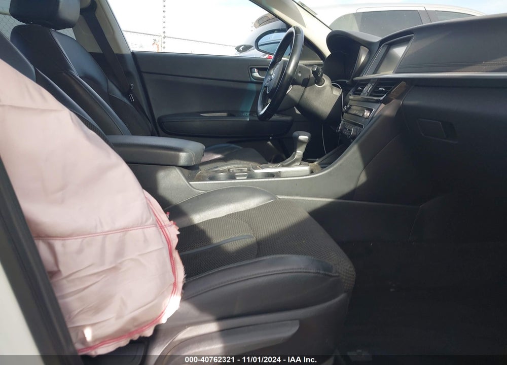 2019 KIA OPTIMA S VIN: 5XXGT4L35KG379503