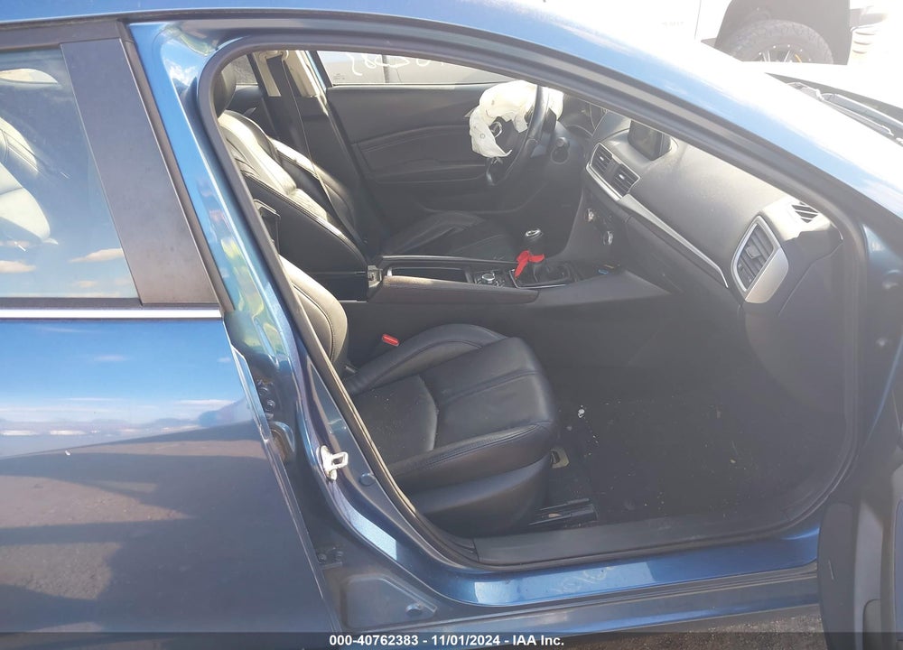 2018 MAZDA 3 TOURING VIN: 3MZBN1L32JM188795
