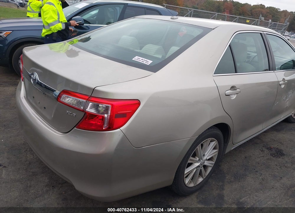 2014 TOYOTA CAMRY XLE VIN: 4T1BF1FK3EU464935