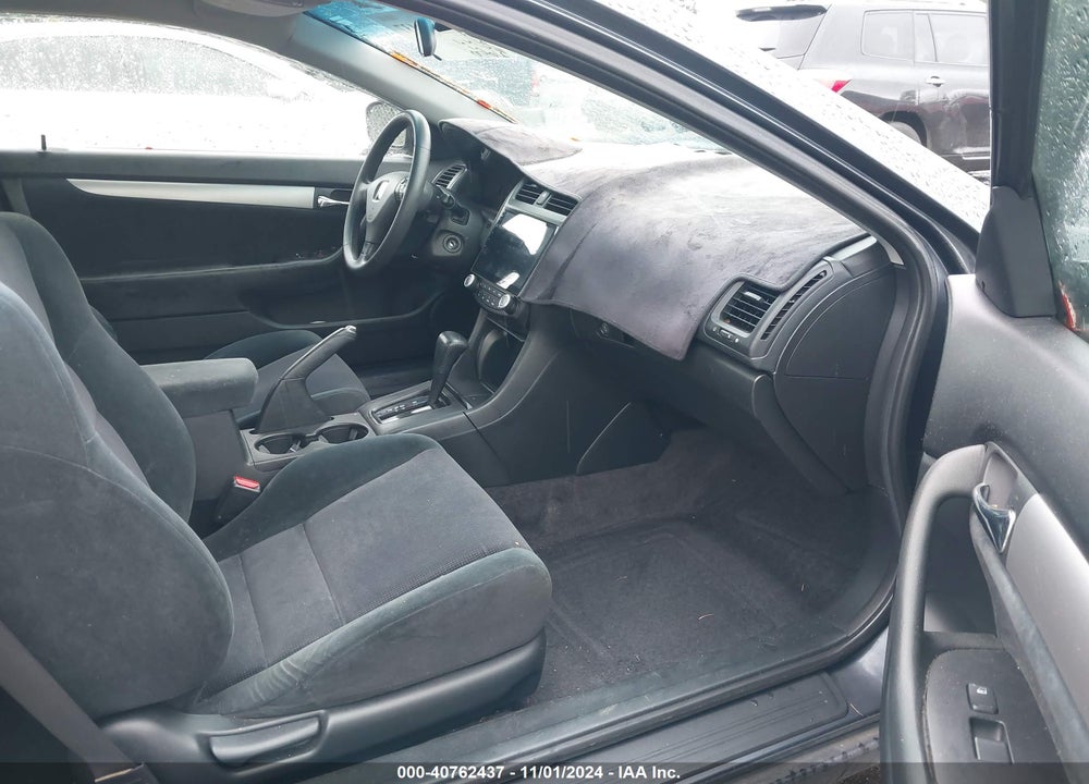 2003 HONDA ACCORD 2.4 LX VIN: 1HGCM72203A021097