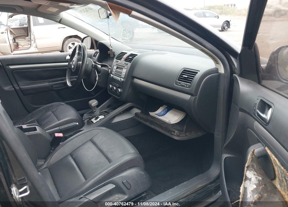 2010 VOLKSWAGEN JETTA LIMITED EDITION VIN: 3VWAX7AJ4AM109959