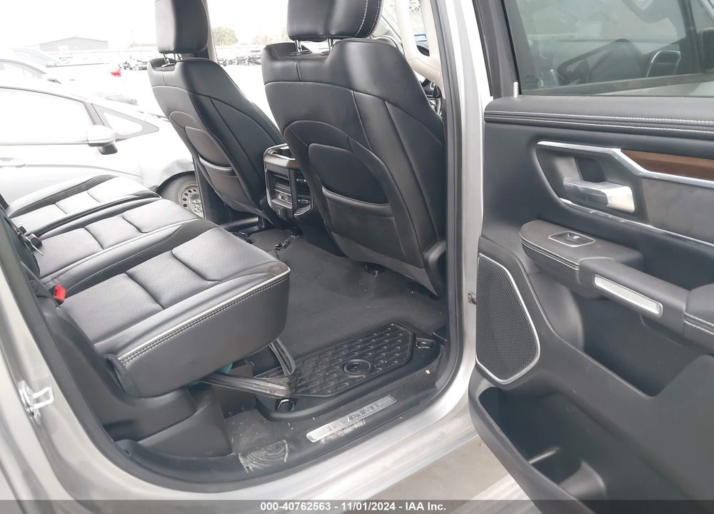 2022 RAM 1500 LAIE  4X4 5'7 BOX VIN: 1C6SRFJT4NN128852