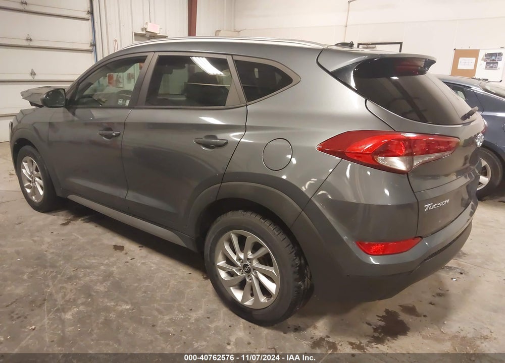 2017 HYUNDAI TUCSON SE VIN: KM8J3CA41HU275875