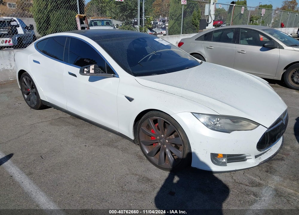 2015 TESLA MODEL S 85D/P85D VIN: 5YJSA1H44FF080609