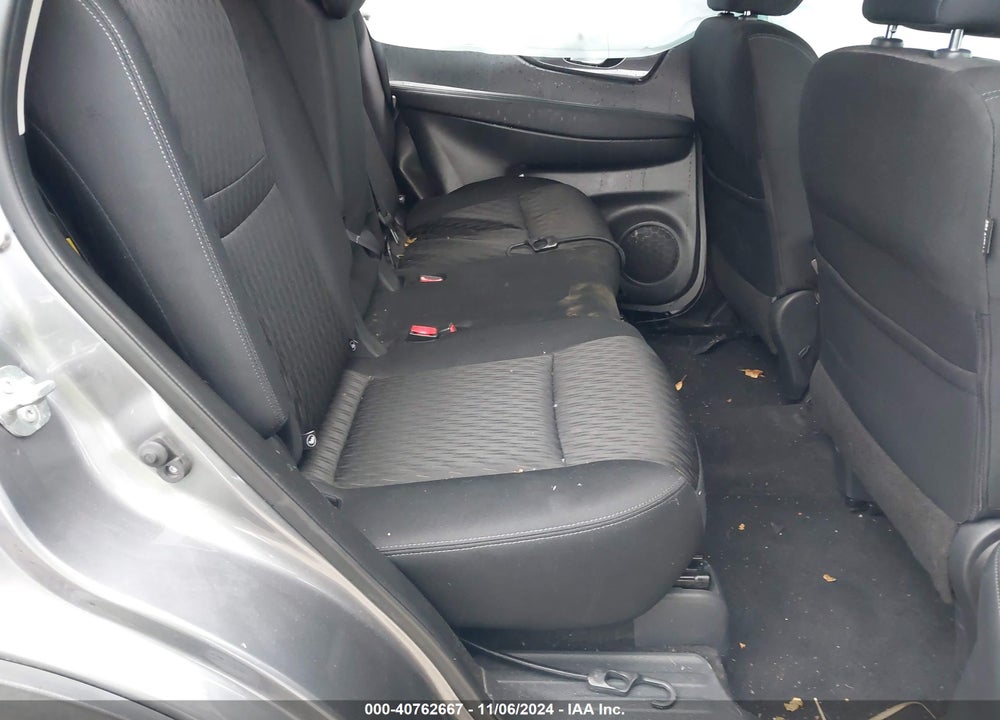 2017 NISSAN ROGUE SV VIN: KNMAT2MV6HP597333