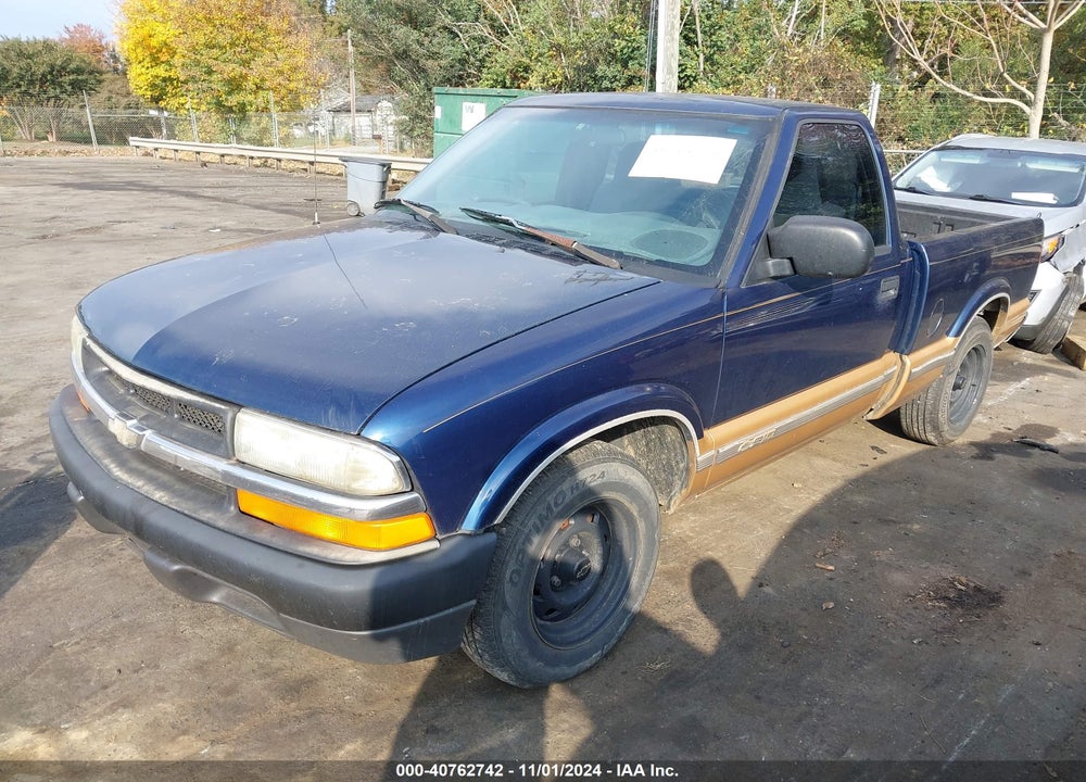 2002 CHEVROLET S-10 VIN: 1GCCS145628137158