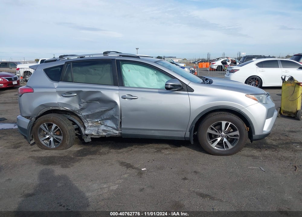 2016 TOYOTA RAV4 XLE VIN: 2T3RFREV7GW511824