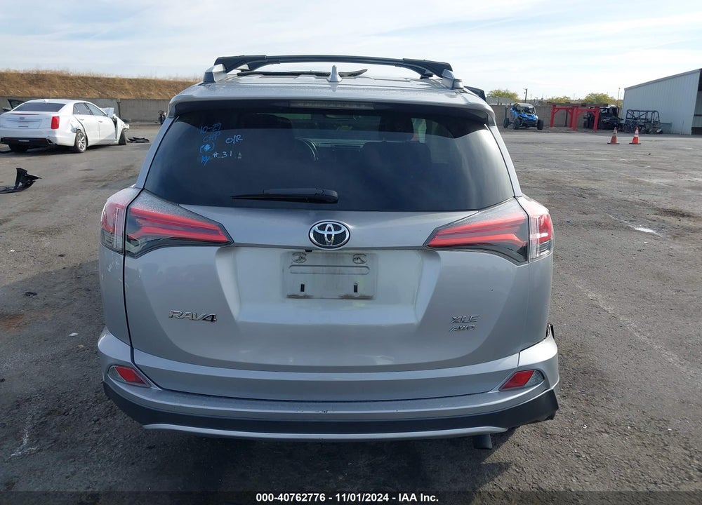 2016 TOYOTA RAV4 XLE VIN: 2T3RFREV7GW511824