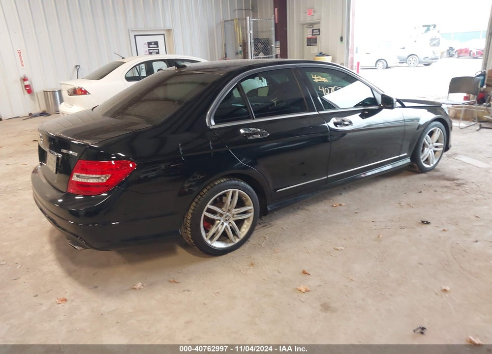 2012 MERCEDES-BENZ C 300 LUXURY 4MATIC/SPORT 4MATIC VIN: WDDGF8BB8CA643758