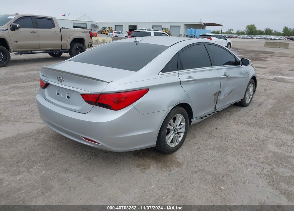 2013 HYUNDAI SONATA GLS VIN: 5NPEB4AC8DH733521