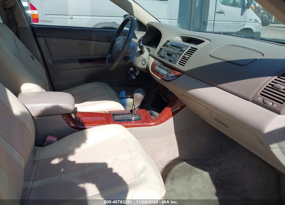 2005 TOYOTA CAMRY XLE V6 VIN: JTDBF32K650161483