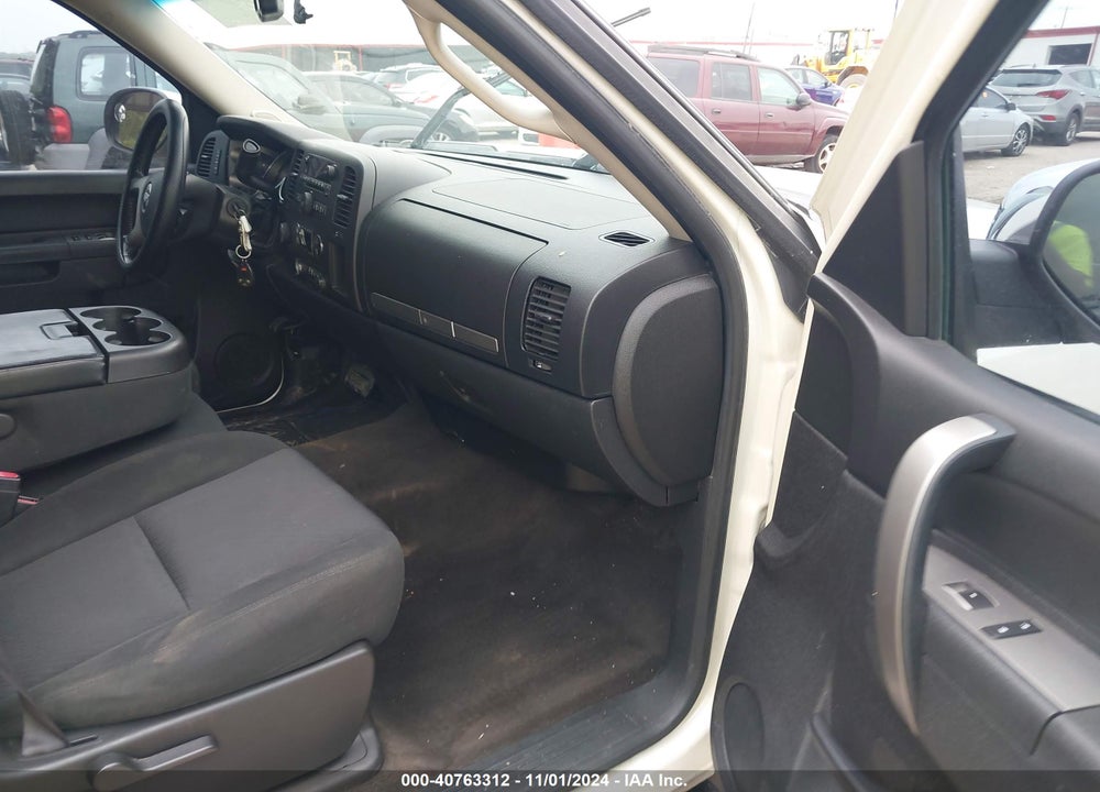 2012 CHEVROLET SILVERADO 1500 LT VIN: 3GCPKSE73CG157693