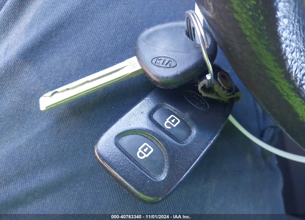 2012 KIA SORENTO LX VIN: 5XYKT3A66CG214056
