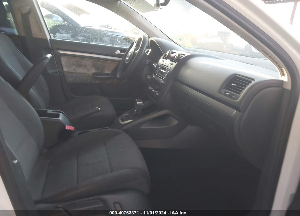 2010 VOLKSWAGEN JETTA S VIN: 3VWJZ7AJ7AM079415
