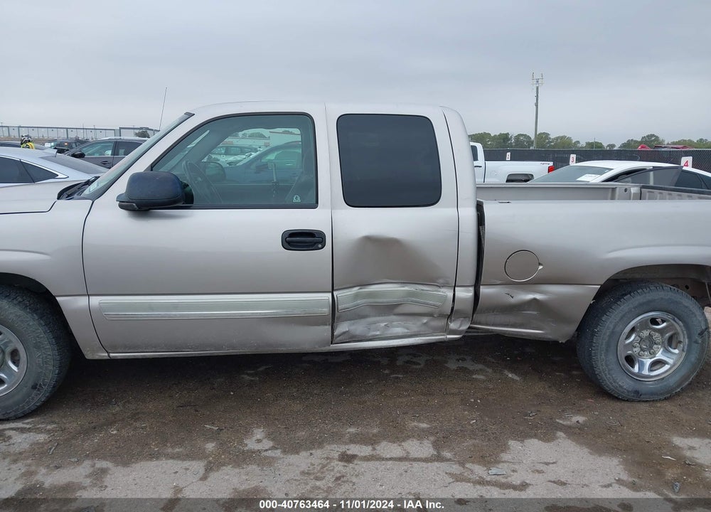 2004 CHEVROLET SILVERADO 1500 LS VIN: 2GCEC19T941395922