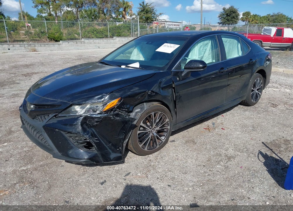 2018 TOYOTA CAMRY SE VIN: 4T1B11HK3JU073242