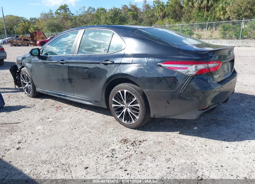 2018 TOYOTA CAMRY SE VIN: 4T1B11HK3JU073242