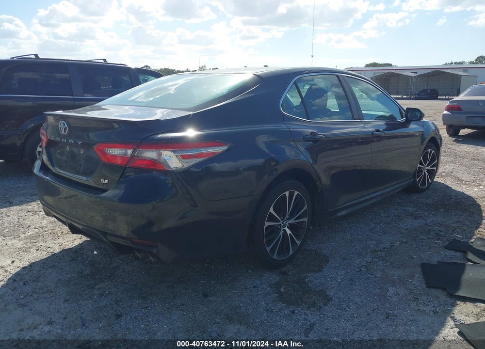 2018 TOYOTA CAMRY SE VIN: 4T1B11HK3JU073242
