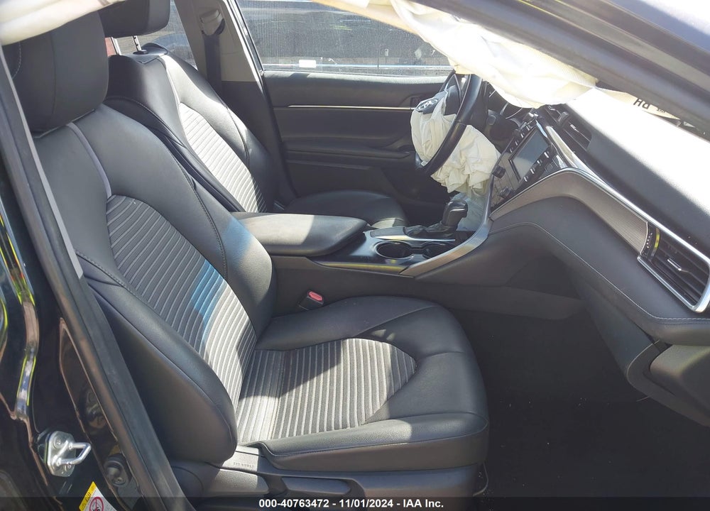 2018 TOYOTA CAMRY SE VIN: 4T1B11HK3JU073242
