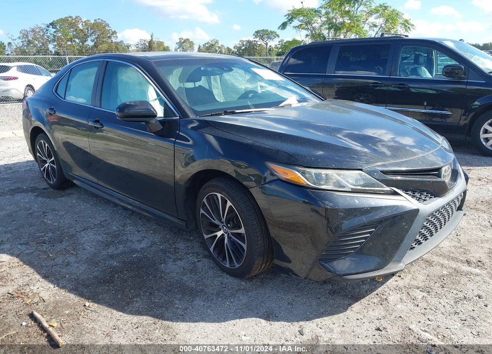 2018 TOYOTA CAMRY SE VIN: 4T1B11HK3JU073242