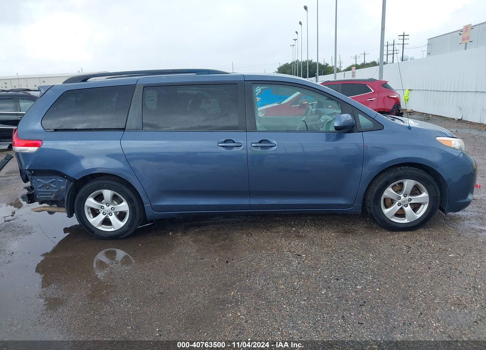 2014 TOYOTA SIENNA LE V6 8 PASSENGER VIN: 5TDKK3DC7ES499859