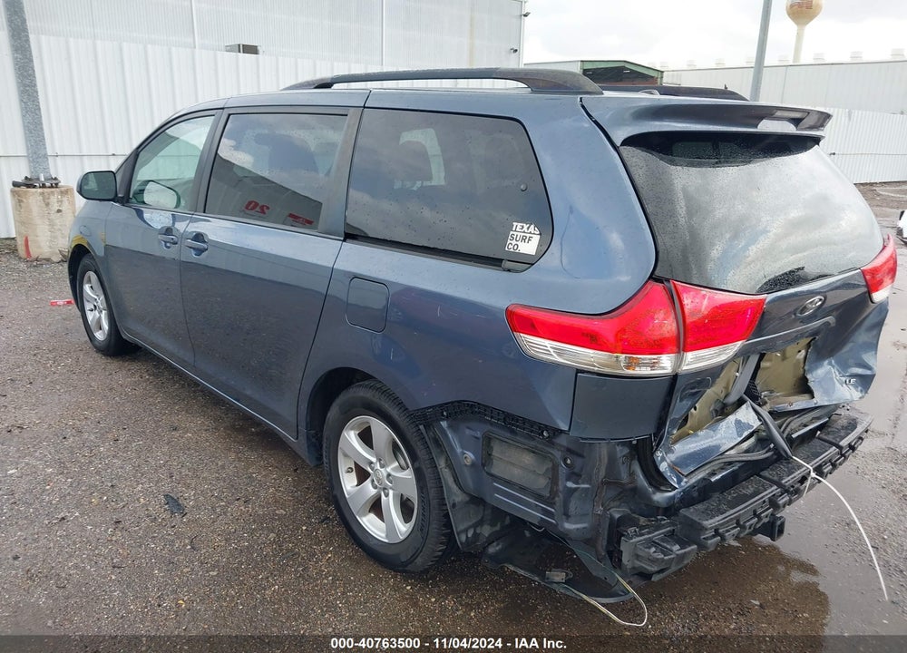 2014 TOYOTA SIENNA LE V6 8 PASSENGER VIN: 5TDKK3DC7ES499859