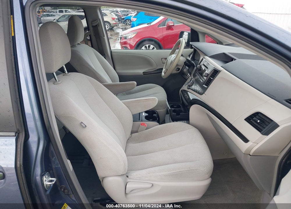 2014 TOYOTA SIENNA LE V6 8 PASSENGER VIN: 5TDKK3DC7ES499859