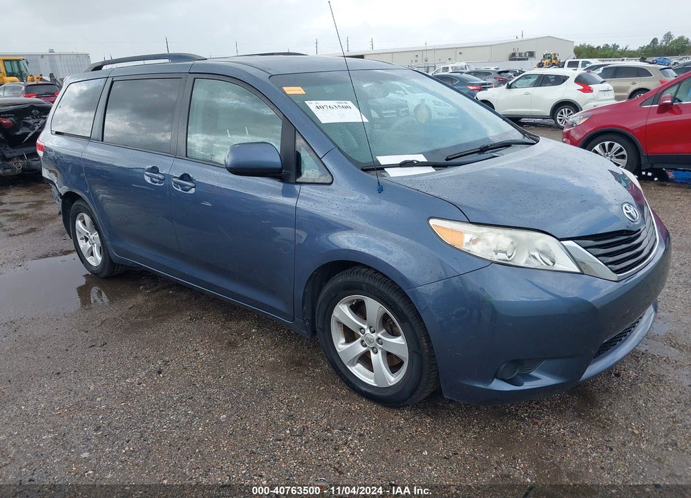 2014 TOYOTA SIENNA LE V6 8 PASSENGER VIN: 5TDKK3DC7ES499859