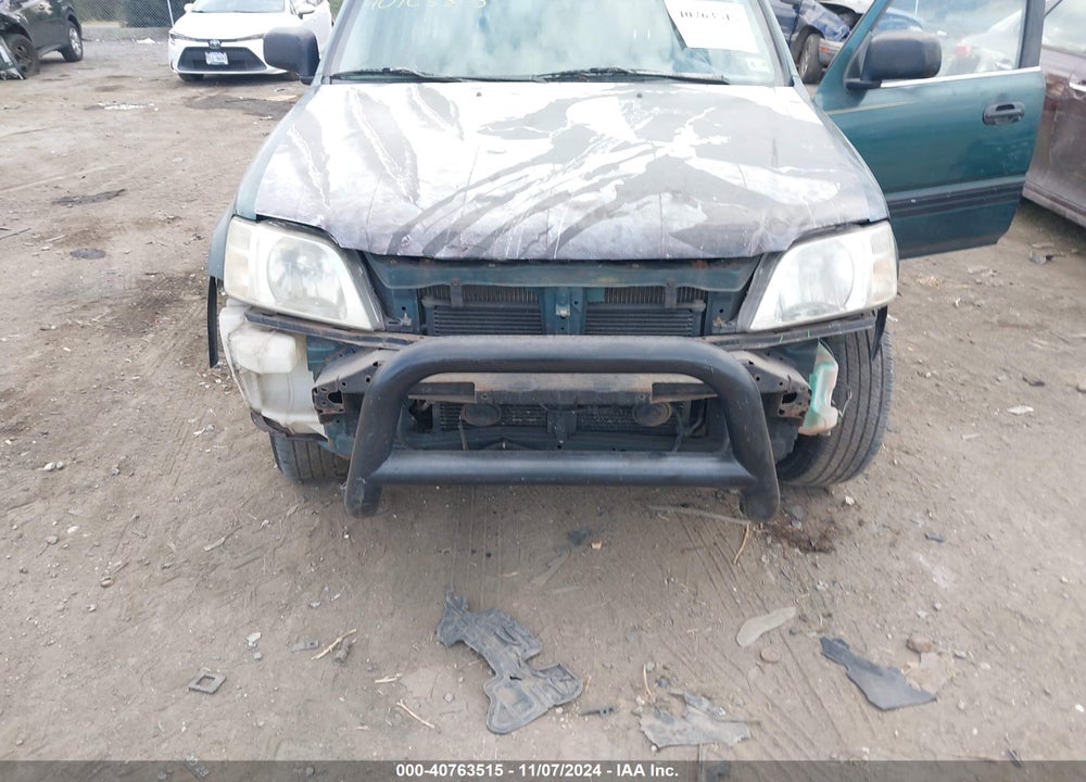 2000 HONDA CR-V LX VIN: JHLRD2840YC001628