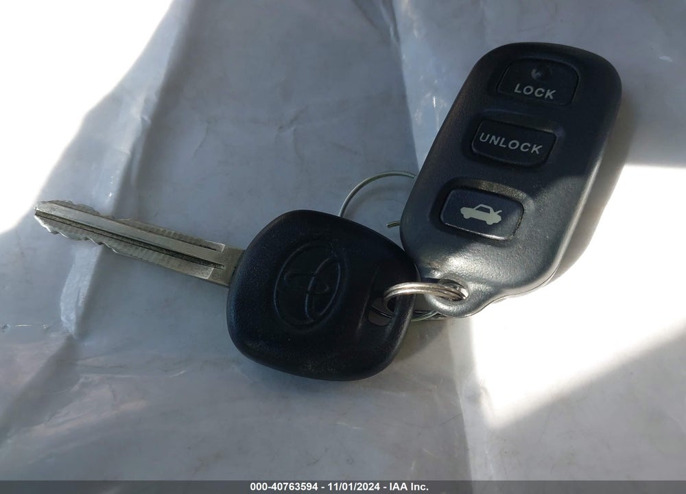 2003 TOYOTA CAMRY XLE VIN: JTDBE32K730147155