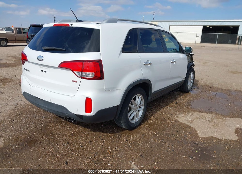 2014 KIA SORENTO LX VIN: 5XYKTCA66EG451102