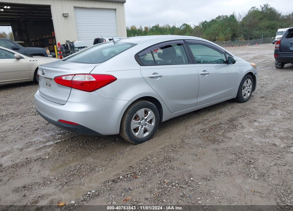 2015 KIA FORTE VIN: KNAFX4A67F5404101