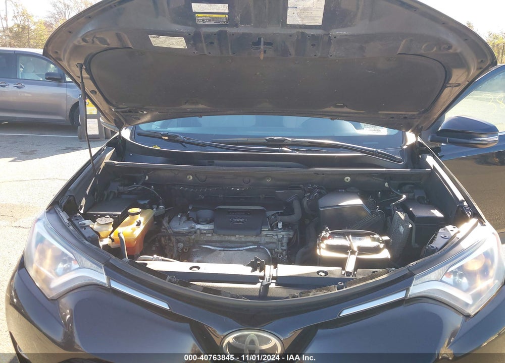 2017 TOYOTA RAV4 XLE VIN: 2T3RFREV0HW598869