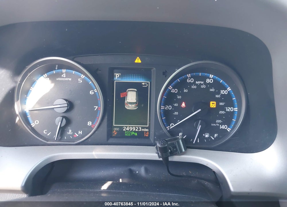 2017 TOYOTA RAV4 XLE VIN: 2T3RFREV0HW598869
