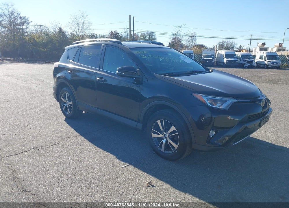 2017 TOYOTA RAV4 XLE VIN: 2T3RFREV0HW598869