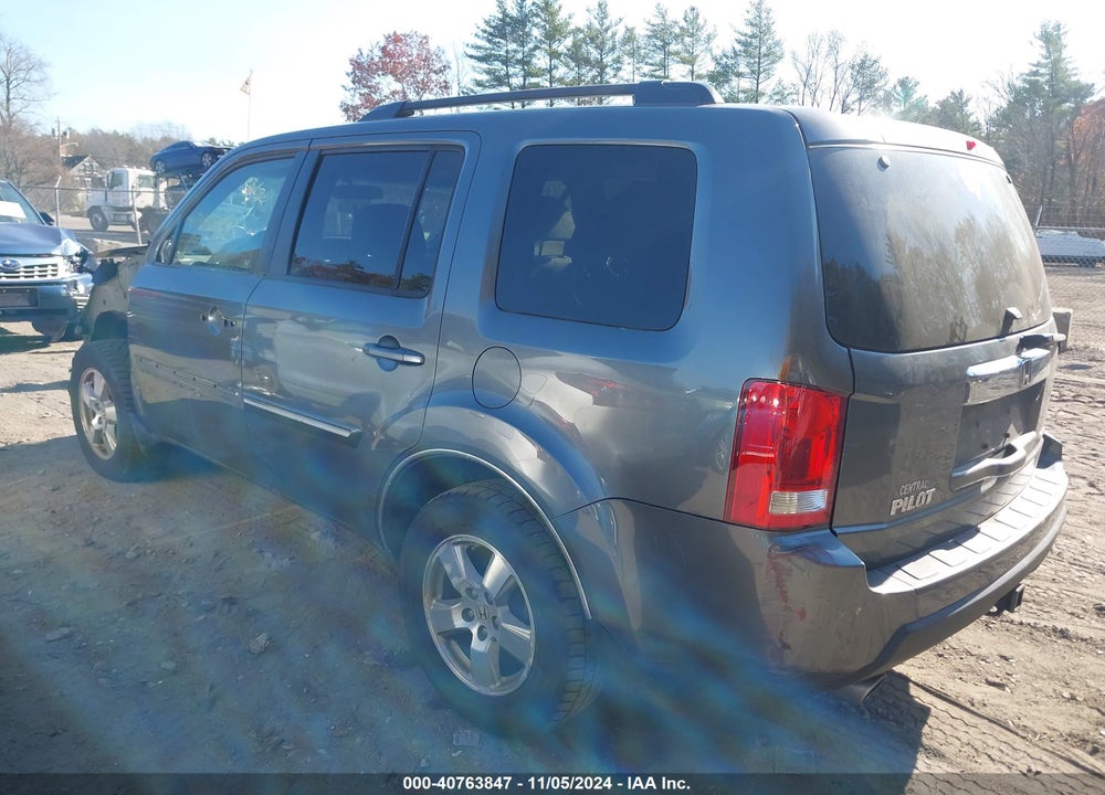 2011 HONDA PILOT EX VIN: 5FNYF4H45BB098754