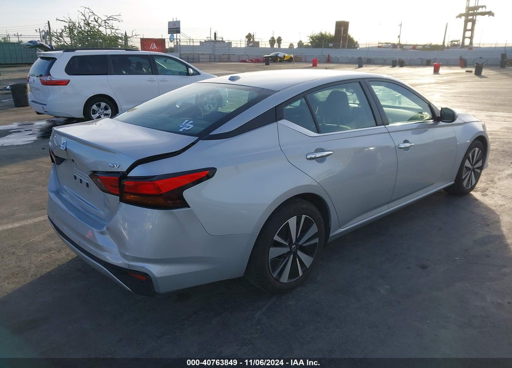 2022 NISSAN ALTIMA SV FWD VIN: 1N4BL4DV4NN351488