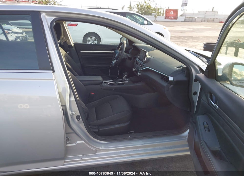 2022 NISSAN ALTIMA SV FWD VIN: 1N4BL4DV4NN351488