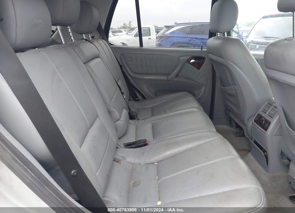 2004 MERCEDES-BENZ ML 350 4MATIC VIN: 4JGAB57E34A507130