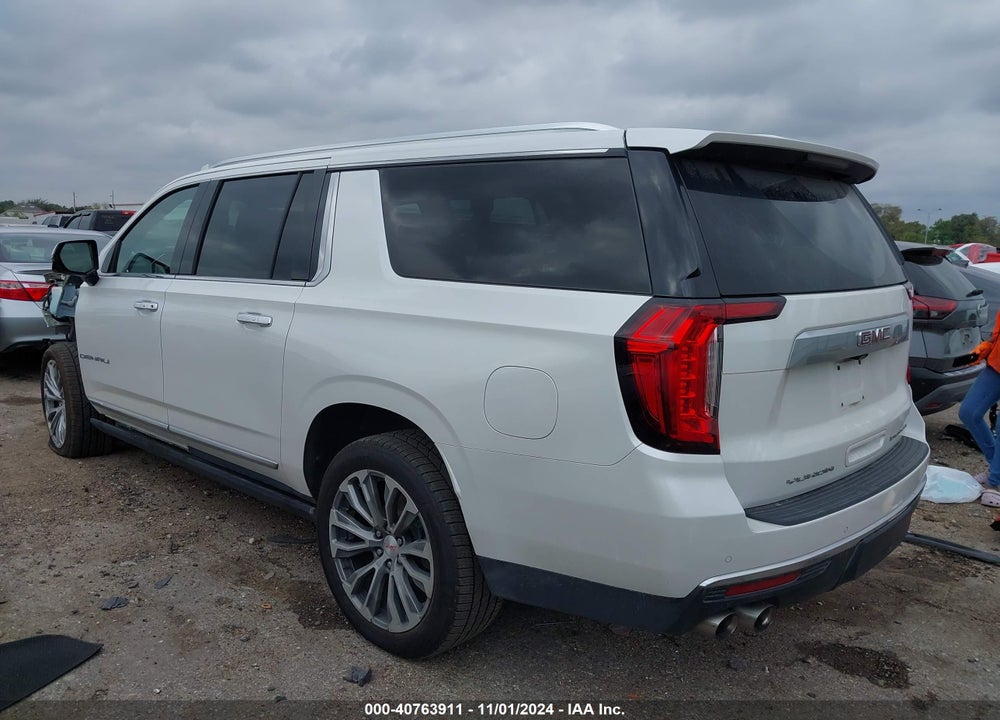 2021 GMC YUKON XL 4WD DENALI VIN: 1GKS2JKL1MR134702