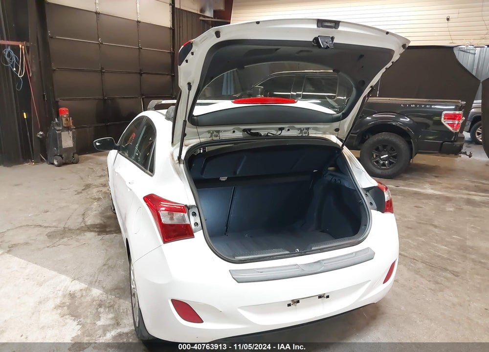 2016 HYUNDAI ELANTRA GT VIN: KMHD35LH5GU341593