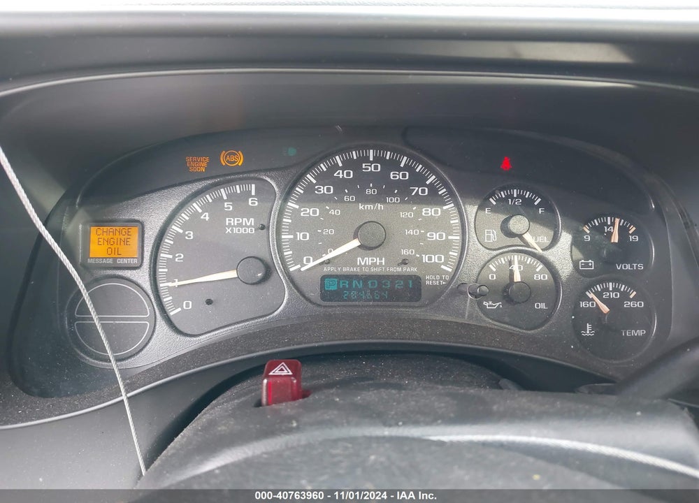 2002 CHEVROLET SUBURBAN 1500 LT VIN: 1GNEC16TX2J223493