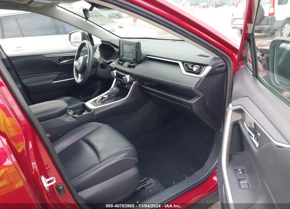 2019 TOYOTA RAV4 XLE PREMIUM VIN: 2T3A1RFV3KW048552
