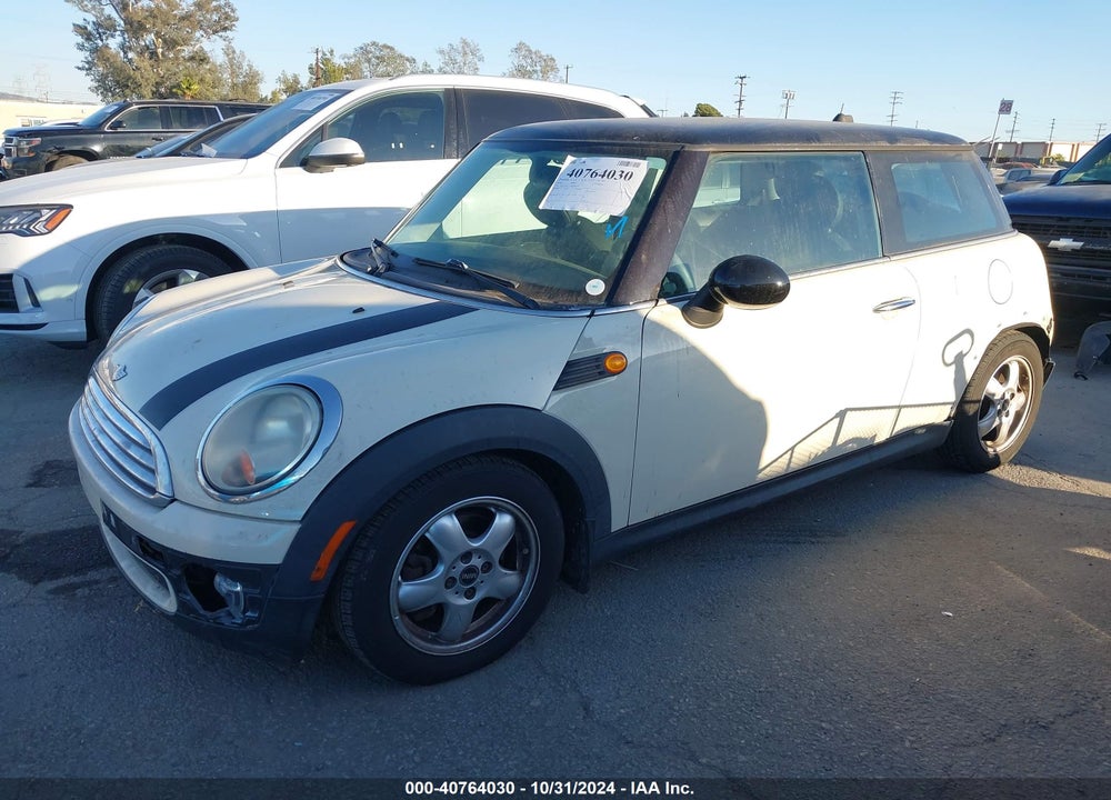 2008 MINI COOPER VIN: WMWMF33518TT66713