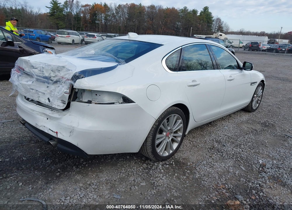 2018 JAGUAR XF 25T PRESTIGE VIN: SAJBK4FX2JCY64564