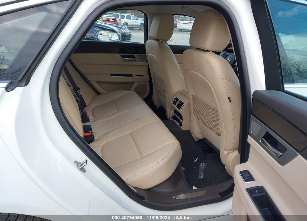 2018 JAGUAR XF 25T PRESTIGE VIN: SAJBK4FX2JCY64564