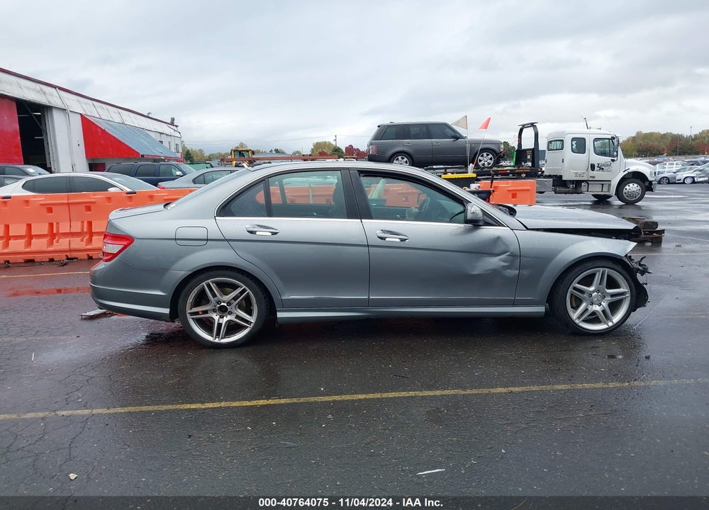 2009 MERCEDES-BENZ C 300 LUXURY/SPORT VIN: WDDGF54X49R080046