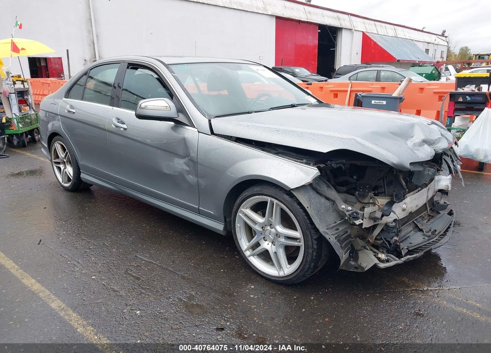 2009 MERCEDES-BENZ C 300 LUXURY/SPORT VIN: WDDGF54X49R080046